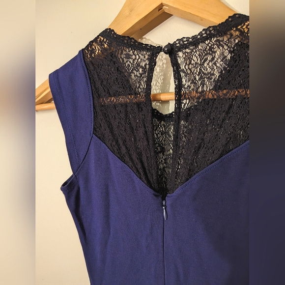 French connection purple dress with black lace - Picture 4 of 5